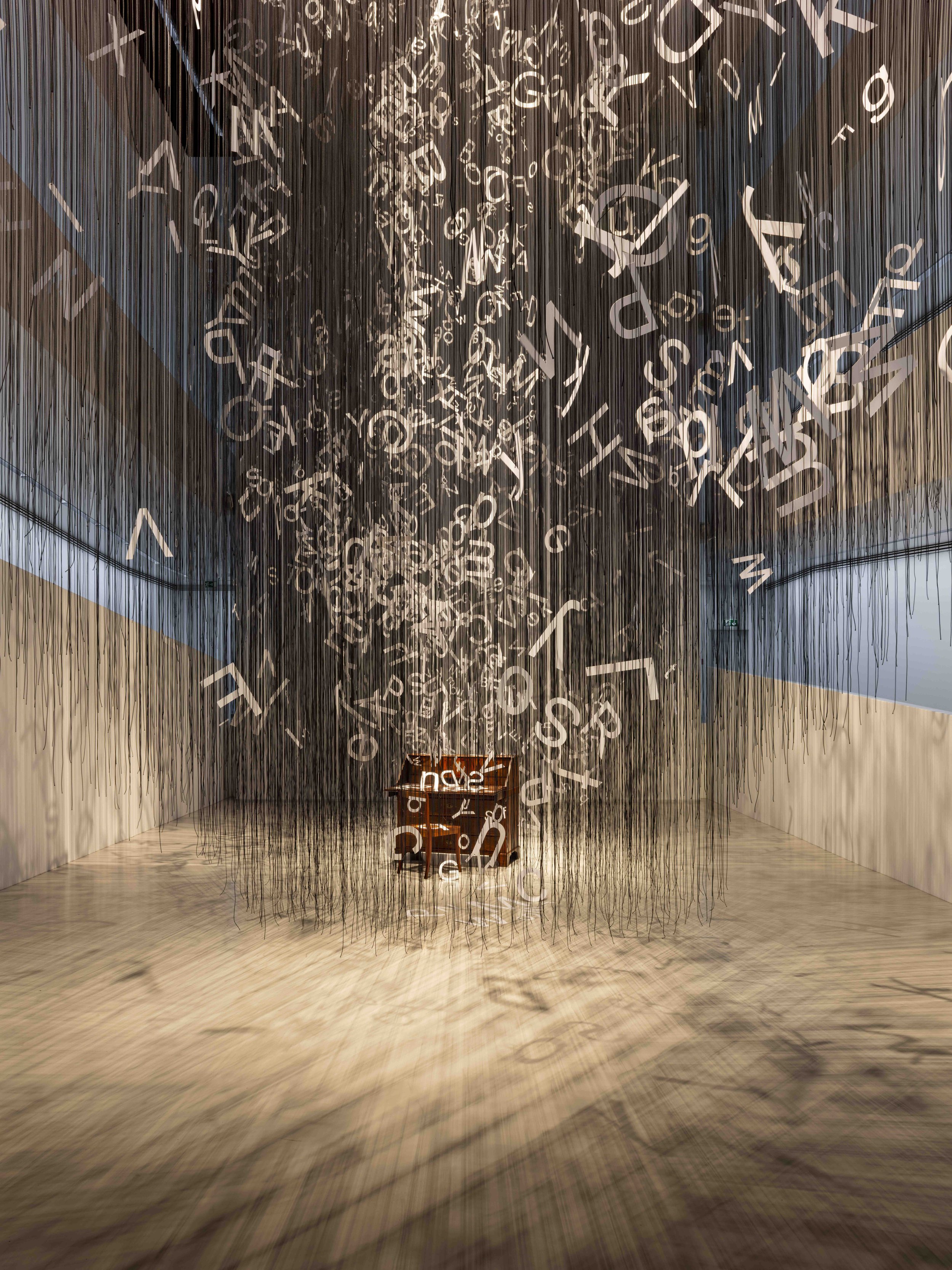 CHIHARU SHIOTA–塩田千春
